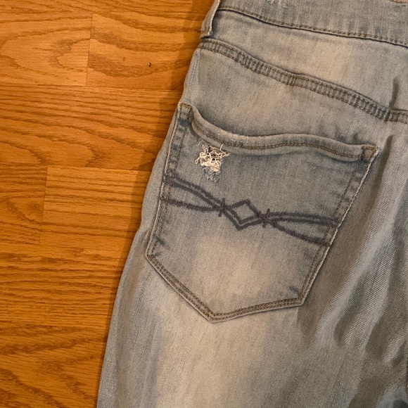 Women’s size 5/6 light wash ripped skinny jeans - Picture 8 of 9